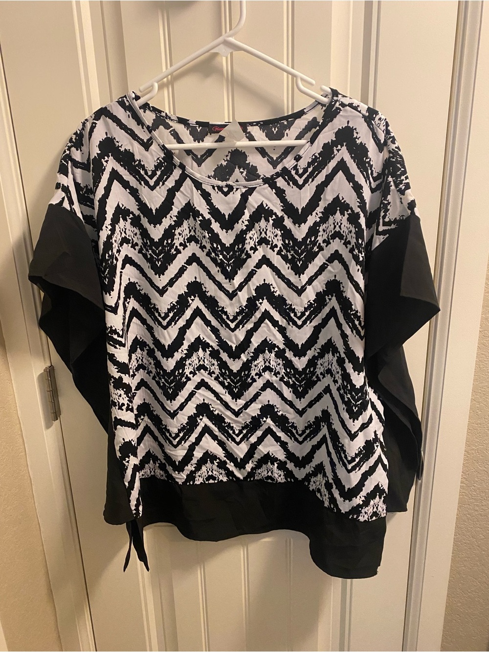 Glamour Co L Top Black White Blouse Zig Zag Large Shirt Lg